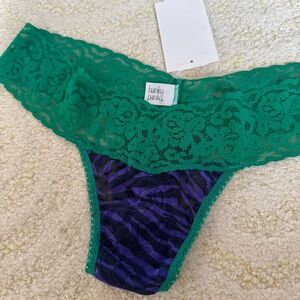Hanky Panky Low Rise Lace Thong NWT